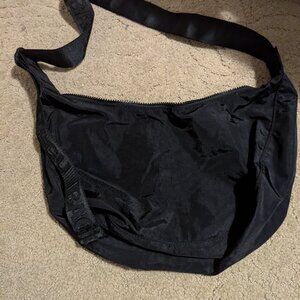 NWOT Baggu Medium Crescent bag Black